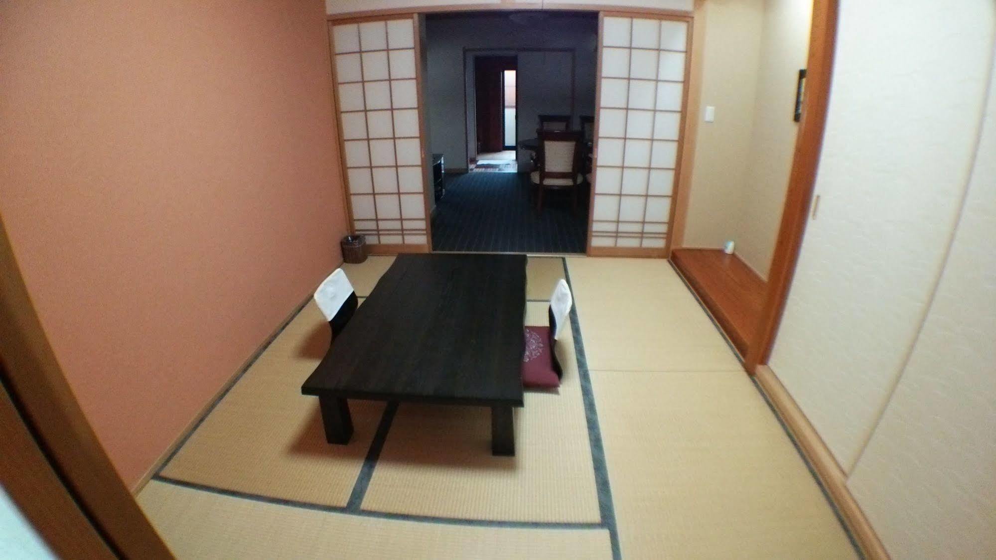 Yurakuan Miyazaki Hotell Exteriör bild